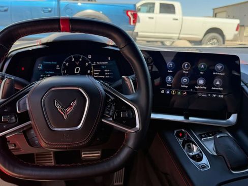 Used 2021 Chevrolet Corvette Stingray Premium Cpe w/ Z51 Performance Package RWD image 18