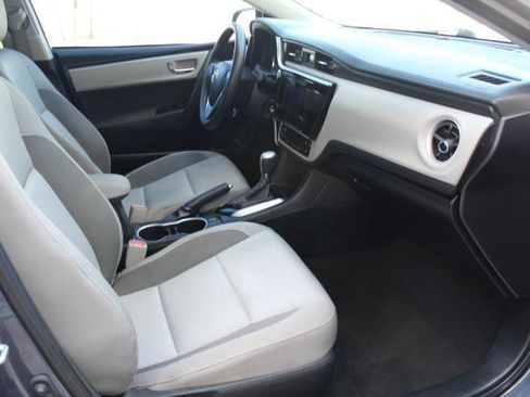Used 2017 Toyota Corolla LE w/ Carpet Mat Package (TMS) FWD image 22