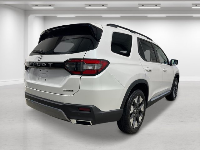 New 2026 Honda Pilot Touring image 3