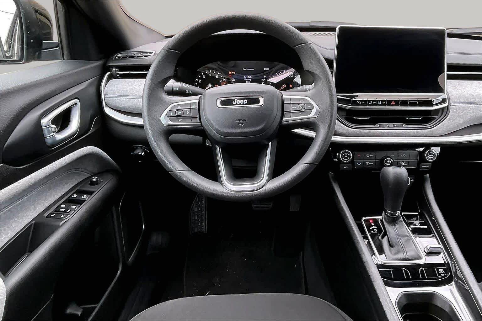 Used 2023 Jeep Compass Sport AWD/4WD image 5