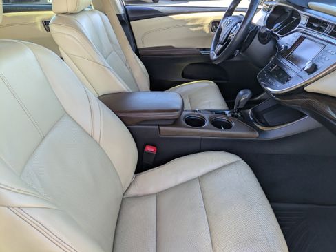 Used 2014 Toyota Avalon Limited image 11