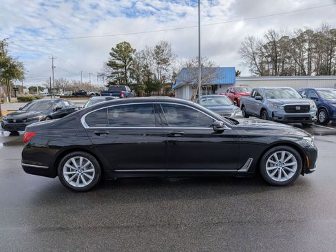 Used 2019 BMW 740i image 2
