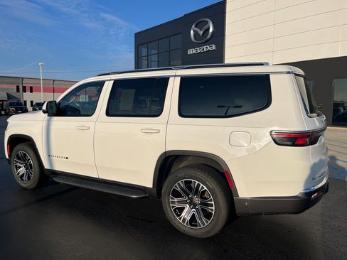 Used 2022 Jeep Wagoneer Series III w/ Convenience Group I image 3