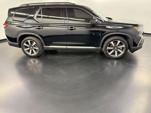 Certified 2023 Honda Pilot Touring image 8