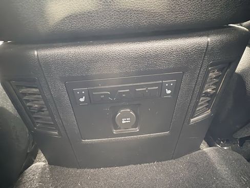 Used 2015 RAM 1500 Laramie w/ Convenience Group image 16