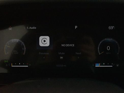 Used 2023 Jeep Grand Cherokee L Limited AWD/4WD image 10