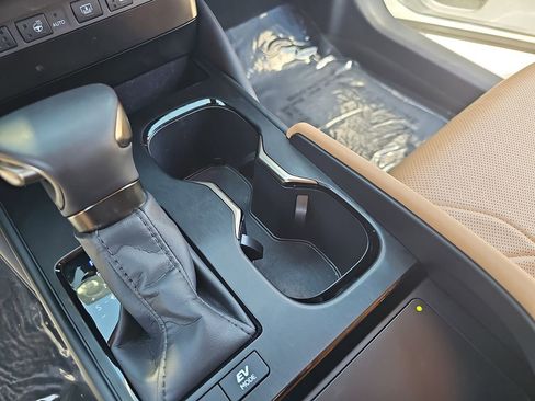 Used 2025 Lexus ES 300h w/ Accessory Package (Z1) FWD image 24
