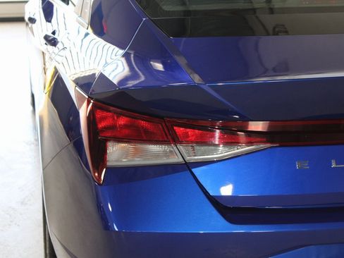 Used 2023 Hyundai Elantra SEL image 38