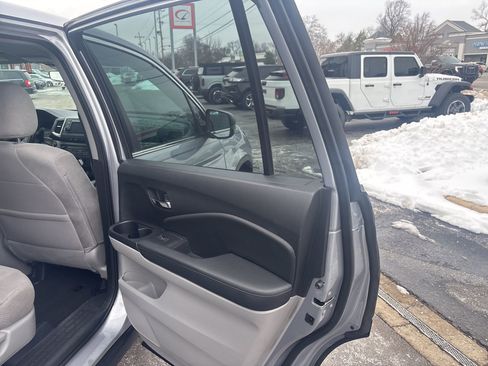 Used 2019 Honda Pilot LX image 19
