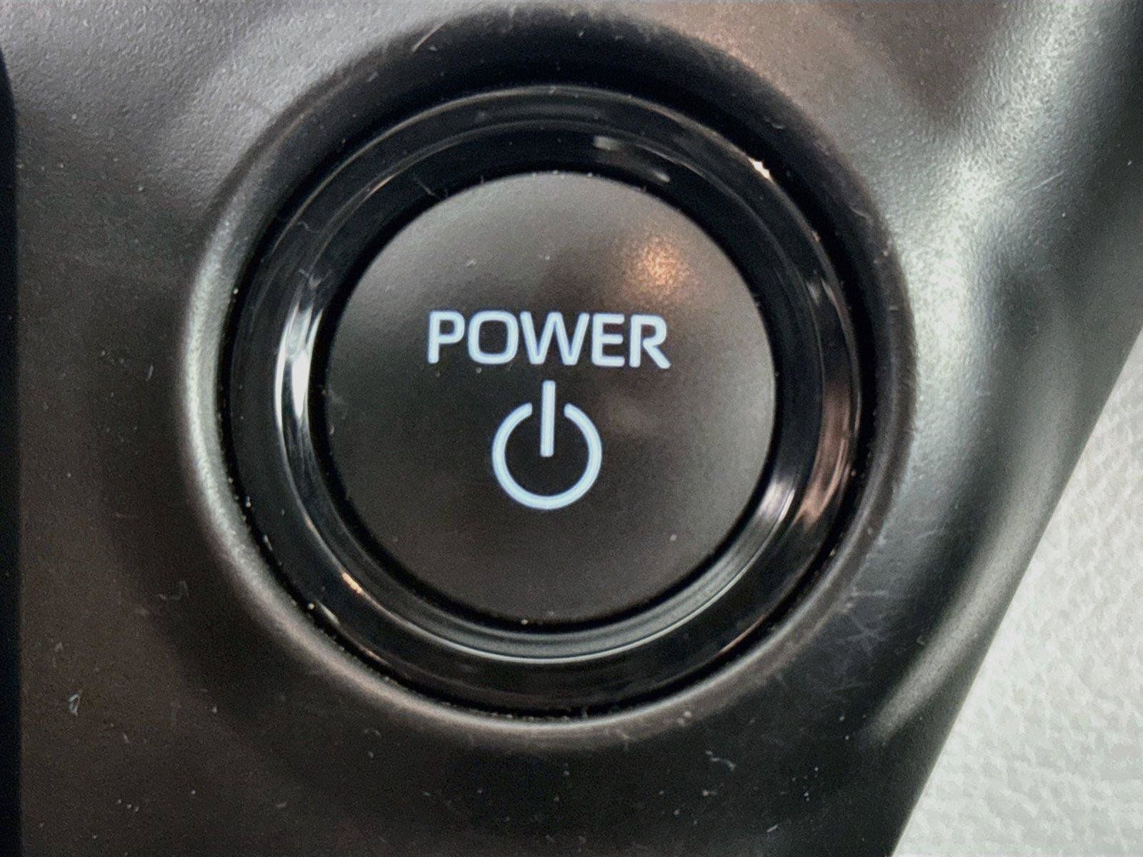 Used 2025 Toyota Sienna LE FWD image 23