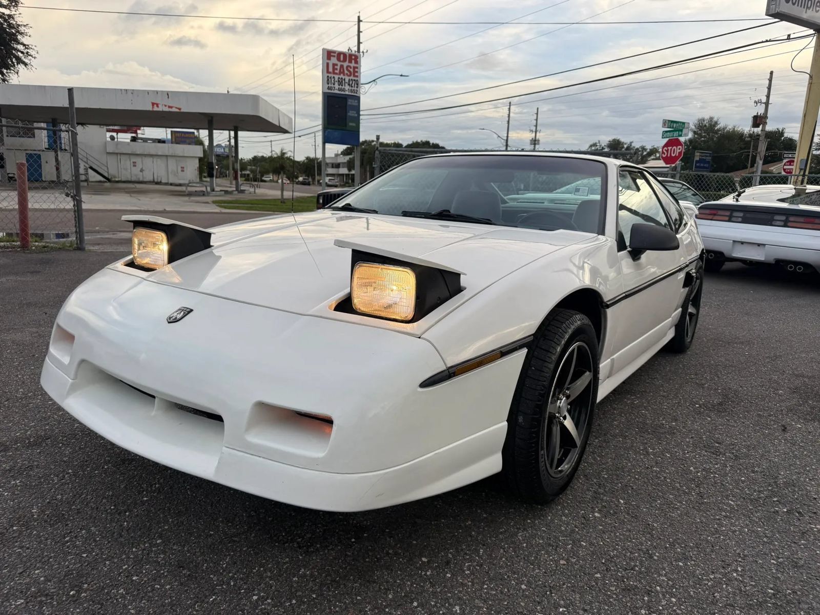 Used 1988 Pontiac Fiero GT RWD image 1