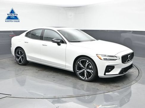 Used 2025 Volvo S60 B5 Plus FWD image 1