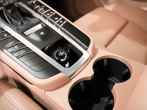 Used 2021 Porsche Macan S image 34