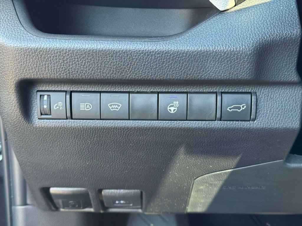 Used 2023 Toyota RAV4 XLE Premium AWD/4WD image 21