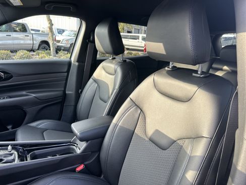 New 2026 Jeep Compass Latitude image 14