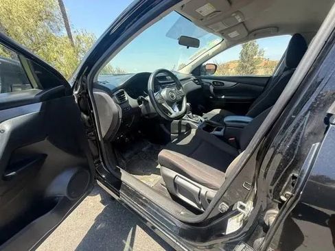 Used 2019 Nissan Rogue Sport S FWD image 9