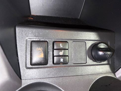 Used 2007 Toyota RAV4 Limited image 17