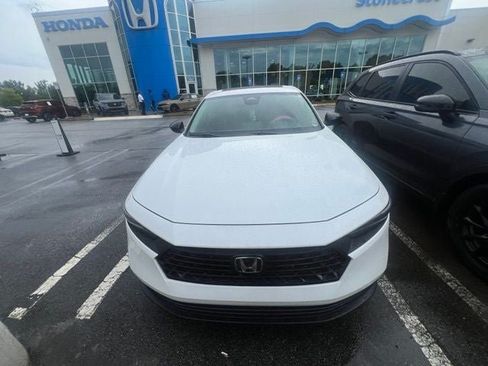 Used 2025 Honda Accord SE image 5