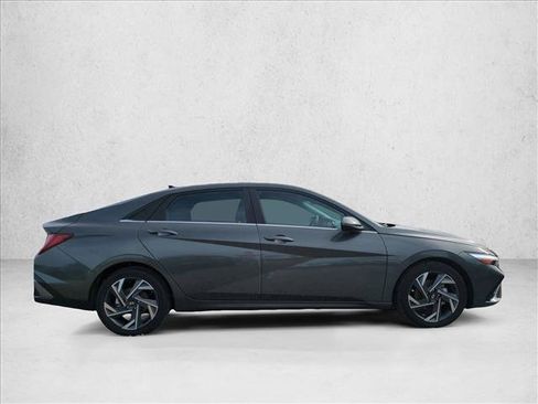 Certified 2024 Hyundai Elantra Limited image 4