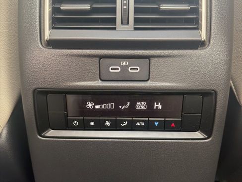 Certified 2024 MAZDA CX-90 3.3 Turbo w/ Premium Package image 17