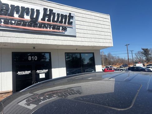 Used 2024 Kia Telluride EX w/ EX Captain's Chair Package image 12