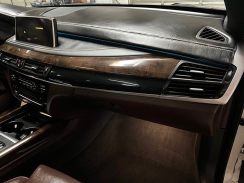 Used 2017 BMW X5 xDrive50i image 29