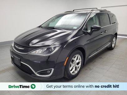 Used 2017 Chrysler Pacifica Touring-L w/ Tire & Wheel Group