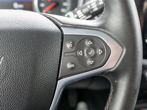Used 2023 Chevrolet Traverse LT FWD image 23