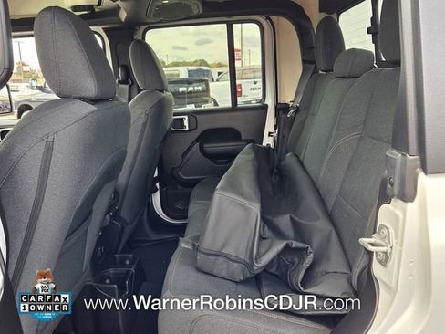 Used 2024 Jeep Gladiator Sport image 6