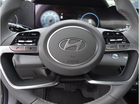 New 2025 Hyundai Elantra SEL image 13