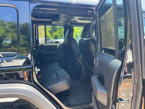 Used 2024 Jeep Wrangler Unlimited Rubicon w/ XTREMEE 35" Tire Package AWD/4WD image 36