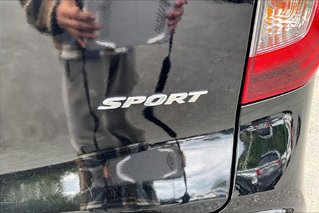 Used 2022 Honda Pilot Sport image 23