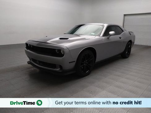 Used 2016 Dodge Challenger SXT w/ Blacktop Package image 1
