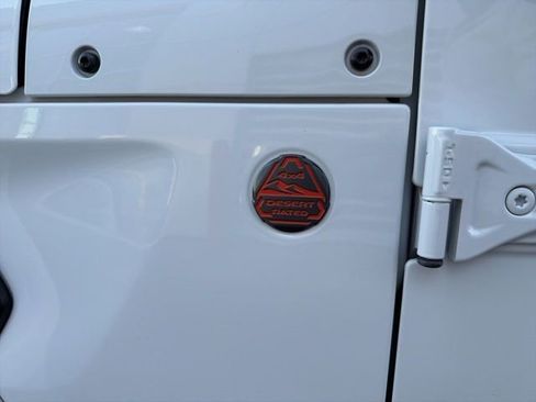 Used 2021 Jeep Gladiator Mojave image 11