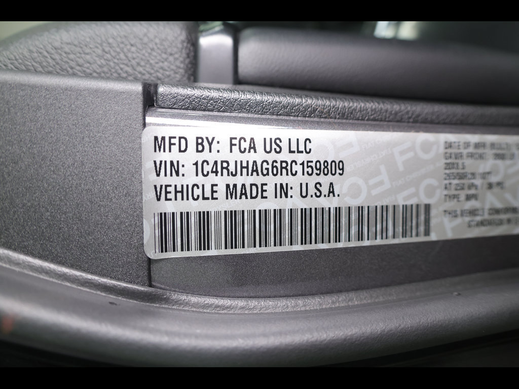 Certified 2024 Jeep Grand Cherokee Altitude AWD/4WD image 30