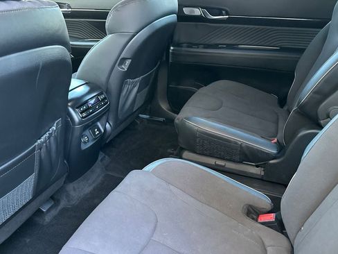Used 2025 Hyundai Palisade Calligraphy image 9