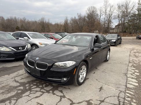 Used 2011 BMW 528i Sedan image 2