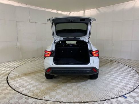Used 2024 Chevrolet Trax RS w/ Driver Confidence Package FWD image 30