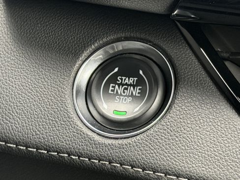 Used 2025 Buick Enclave Preferred FWD image 33