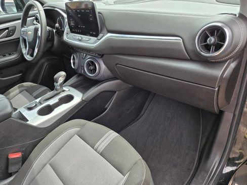 Used 2025 Chevrolet Blazer LT FWD image 20