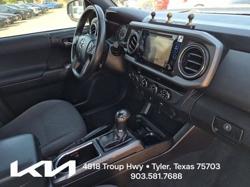 Used 2016 Toyota Tacoma TRD Off-Road w/ Towing Package AWD/4WD image 12