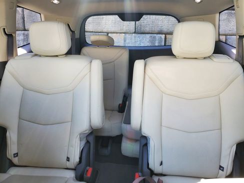 Used 2023 Cadillac XT6 Premium Luxury image 42
