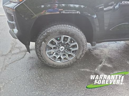 Used 2024 Chevrolet Colorado Z71 w/ Z71 Convenience Package 2 AWD/4WD image 18