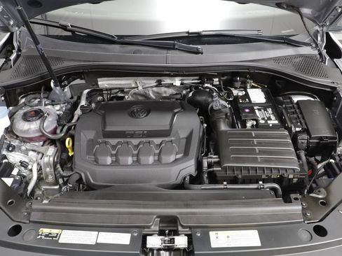 Used 2022 Volkswagen Tiguan SE AWD/4WD image 24