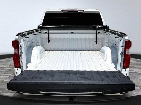Used 2020 Chevrolet Silverado 1500 Custom w/ Custom Value Package AWD/4WD image 9