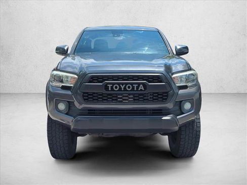 Used 2020 Toyota Tacoma TRD Off-Road w/ Technology Package AWD/4WD image 2
