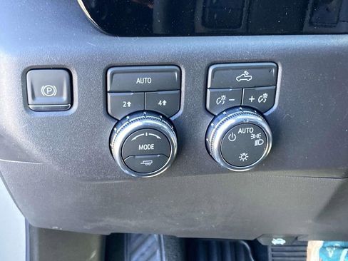 New 2026 GMC Sierra 1500 SLE AWD/4WD image 25