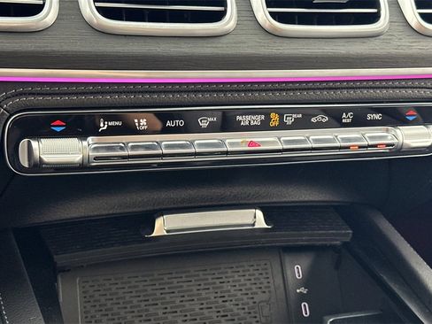 Used 2025 Mercedes-Benz GLS 450 4MATIC image 23