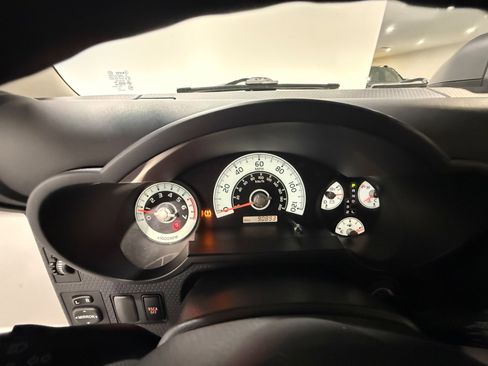 Used 2013 Toyota FJ Cruiser 4WD w/ Convenience Pkg image 39