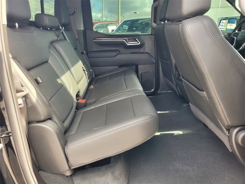 Used 2024 Chevrolet Silverado 1500 LT Trail Boss w/ Convenience Package II image 18